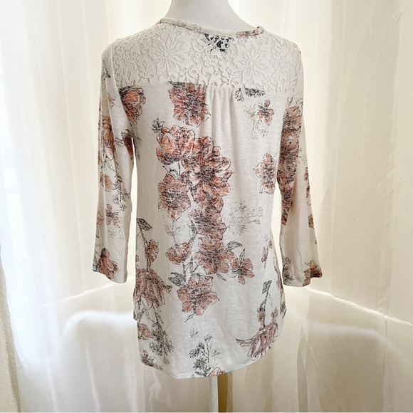 Van Heusen Floral blouse Size Medium - Picture 3 of 8